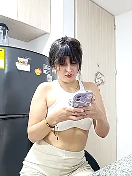 Cami carvajal online show from 04/23/26, 12:01