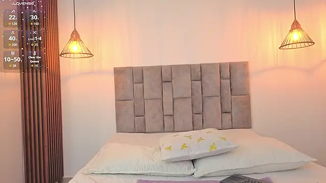 anastasiacole  online show from 04/20/26, 07:48