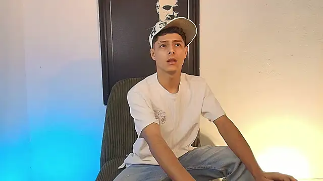 Eliassalvatore  online show from 05/12/26, 04:15
