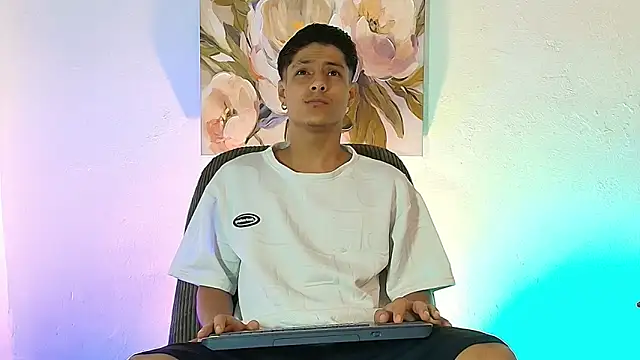 Snapshot of Eliassalvatore_ chatting on 06/30/26, 01:12 Eliassalvatore online show from 06/30/26, 01:12