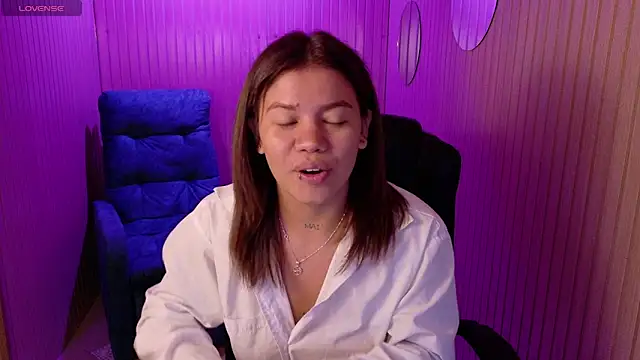 Alessia Monroe  online show from 04/27/26, 09:13