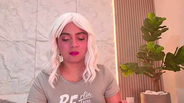 DulceQueen1 online show from 04/21/26, 12:44