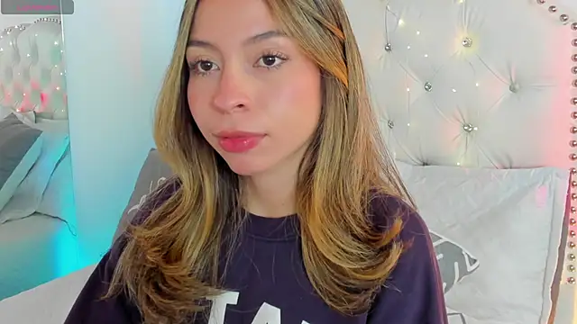 Snapshot of LuuluBerry chatting on 03/03/26, 06:58 LuuluBerry online show from 03/03/26, 06:58