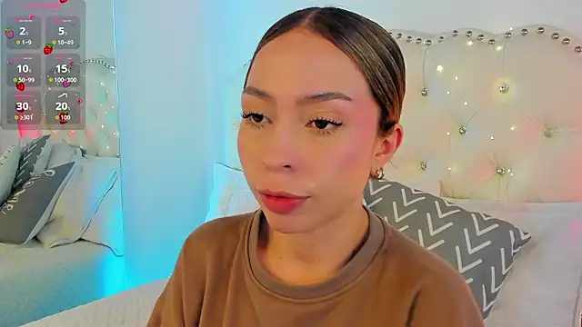 Snapshot of LuuluBerry chatting on 03/05/26, 09:00 LuuluBerry online show from 03/05/26, 09:00