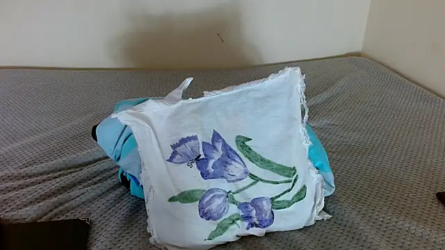 valkahot20 online show from 03/30/26, 02:40