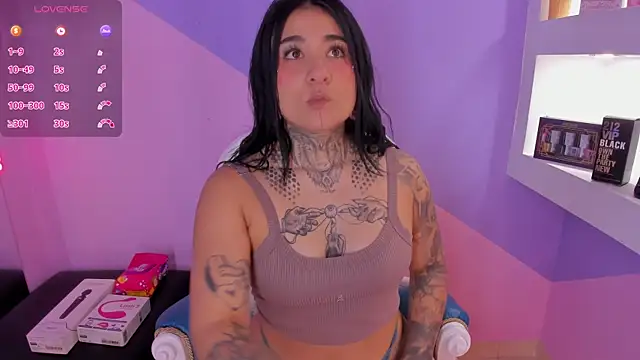 Snapshot of Adri_tatto_7 chatting on 07/24/26, 03:54 Adri tatto 7 online show from 07/24/26, 03:54