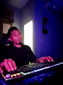 UcEng Lab online show from 03/01/26, 06:32