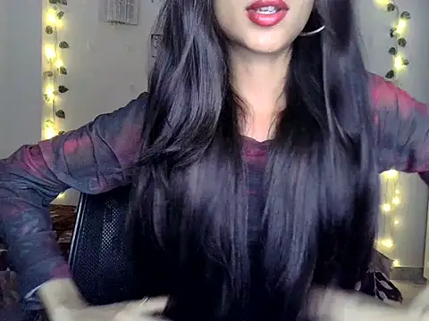 Snapshot of SIKSHA_SINGH chatting on 06/11/26, 12:32 SIKSHA SINGH online show from 06/11/26, 12:32
