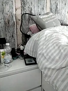 Emma12117 online show from 04/04/26, 10:24