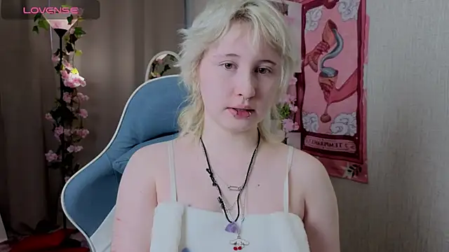 May leaf online show from 03/04/26, 01:44