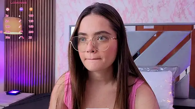 LittleeSara18 online show from 03/20/26, 11:15