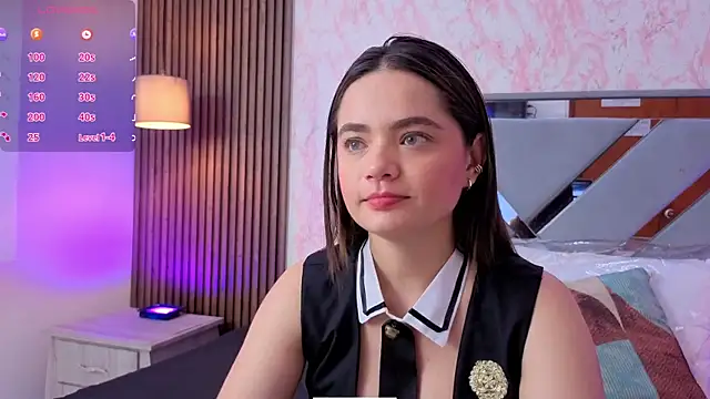 LittleeSara18 online show from 03/22/26, 11:02