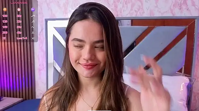 LittleeSara18 online show from 04/12/26, 11:15