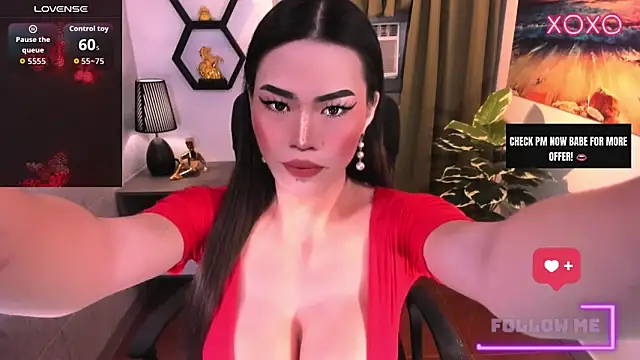 HugeSurpriseLianeTs online show from 04/20/26, 05:37