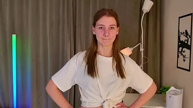 Snapshot of PinkClou9 chatting on 04/08/26, 10:10 PinkClou9 online show from 04/08/26, 10:10