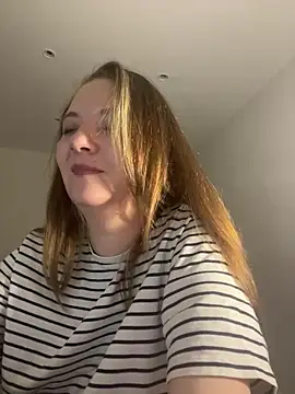 DistrictGirl online show from 03/28/26, 08:30