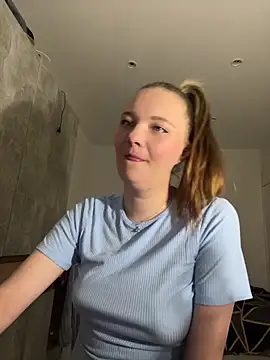 DistrictGirl online show from 03/30/26, 09:16