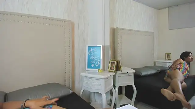 FernandaAvilax online show from 04/21/26, 02:51