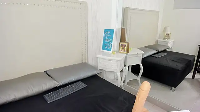 Snapshot of FernandaAvilax chatting on 05/27/26, 01:57 FernandaAvilax online show from 05/27/26, 01:57