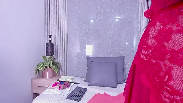 Milf Luciana online show from 03/05/26, 11:06