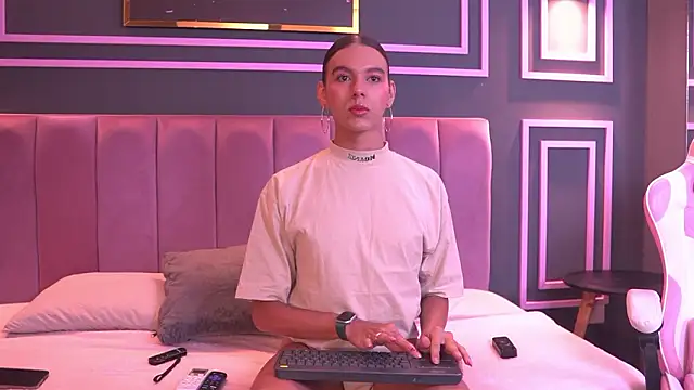 Luxa Velvet online show from 02/28/26, 12:50