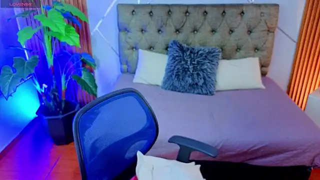 SophyAdams online show from 02/23/26, 06:05