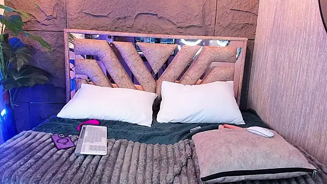 SophyAdams online show from 04/21/26, 02:51