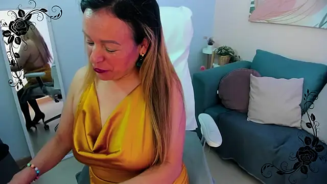 Ivonne 4 online show from 03/05/26, 12:56