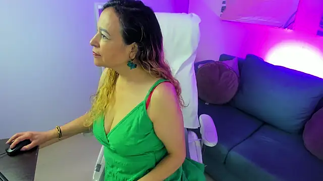 Ivonne 4 online show from 04/20/26, 01:14