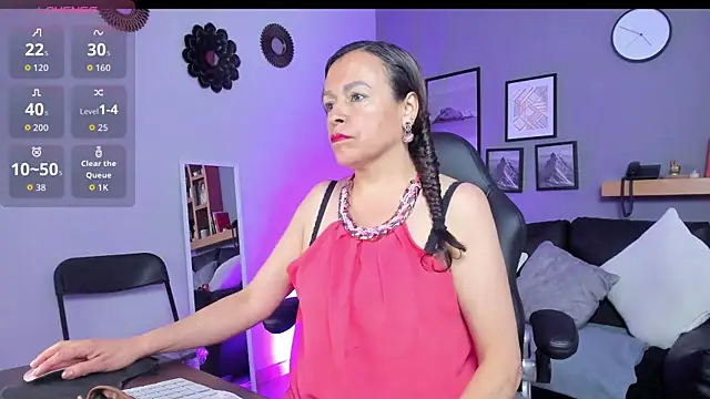 Snapshot of Ivonne_4 chatting on 07/15/26, 01:49 Ivonne 4 online show from 07/15/26, 01:49