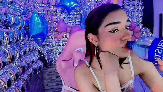 lala cherry online show from 04/21/26, 01:42