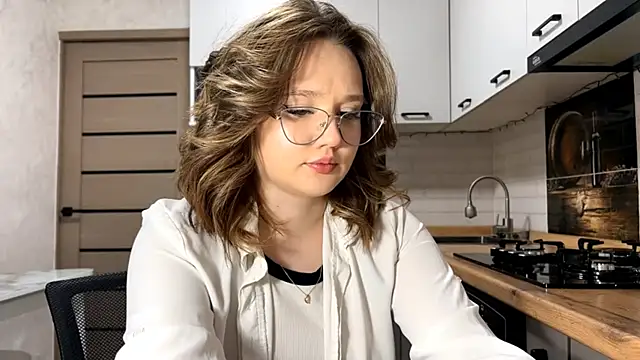 AinaSmith online show from 03/04/26, 10:21