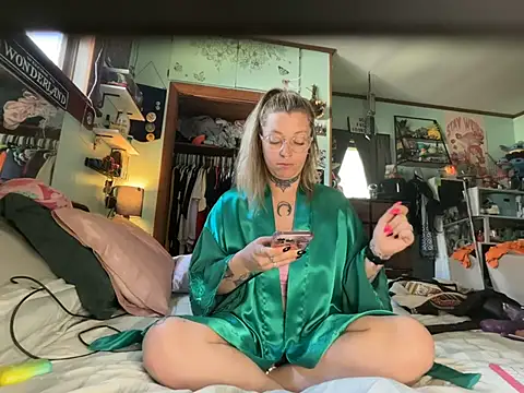 Sarasweets33 online show from 05/12/26, 06:49