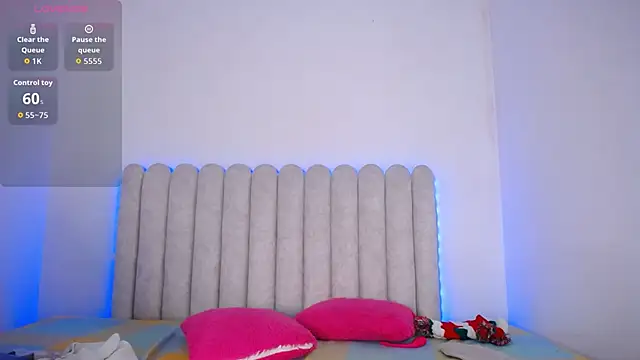 MiaFoox   online show from 02/26/26, 10:20