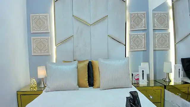 KarinaaCoxx online show from 04/21/26, 12:11