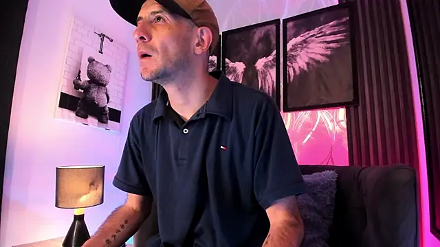 Milanwhite  online show from 03/03/26, 11:38