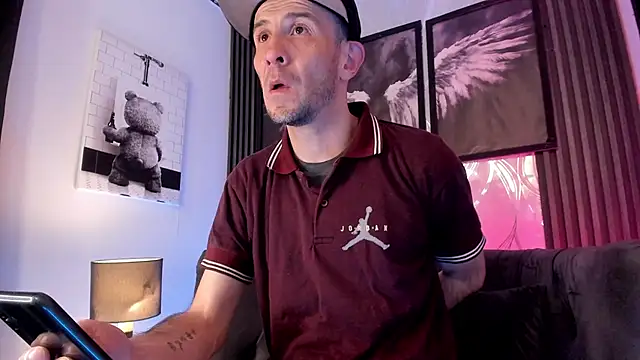 Milanwhite  online show from 03/07/26, 11:40