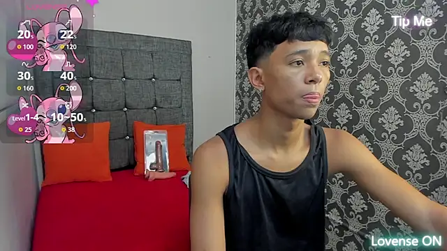 Snapshot of Little_Twink19x chatting on 05/31/26, 07:26 Little Twink19x online show from 05/31/26, 07:26