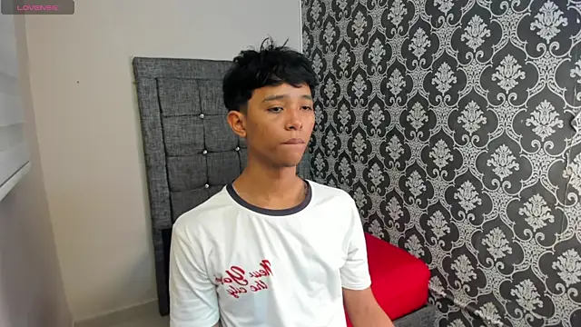 Snapshot of Little_Twink19x chatting on 07/01/26, 07:46 Little Twink19x online show from 07/01/26, 07:46