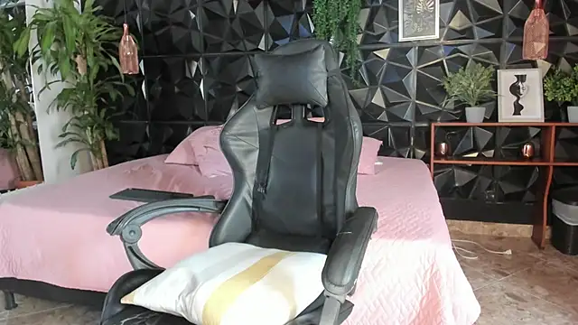 Jeremy wallker online show from 04/20/26, 08:54