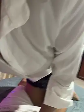 zhuendong000001 online show from 05/19/26, 01:50