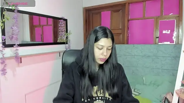 Aysha winxs online show from 06/04/26, 03:23