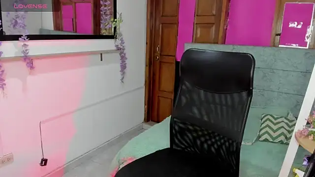 Aysha winxs online show from 06/06/26, 03:22