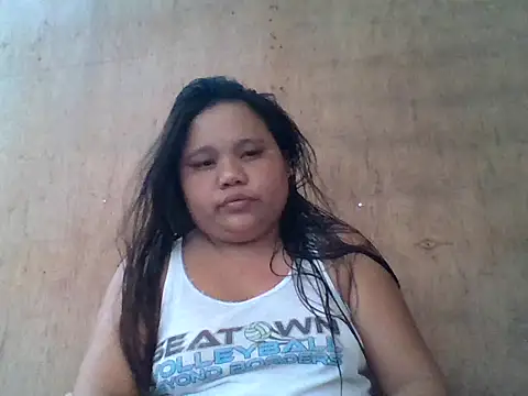 Snapshot of sweetlyn31 chatting on 05/03/26, 04:18 sweetlyn31 online show from 05/03/26, 04:18