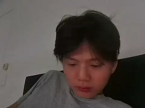 Snapshot of sweetiepuppy421 chatting on 04/30/26, 04:19 sweetiepuppy421 online show from 04/30/26, 04:19