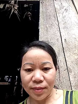 Snapshot of giang7711 chatting on 02/26/26, 12:42 giang7711 online show from 02/26/26, 12:42