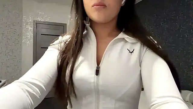 JoycelynUrion online show from 03/12/26, 10:21