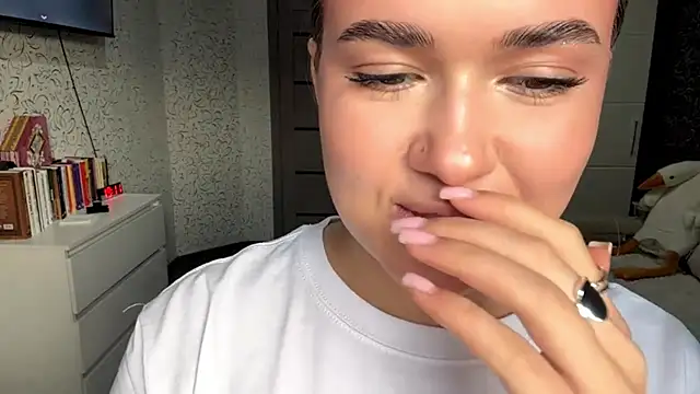 JoycelynUrion online show from 04/11/26, 11:14