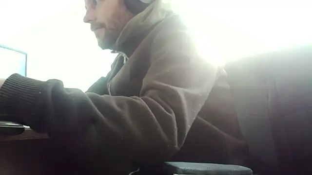 Snapshot of truble78 chatting on 02/25/26, 08:02 truble78 online show from 02/25/26, 08:02