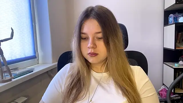 TomikoPfau online show from 02/27/26, 07:41